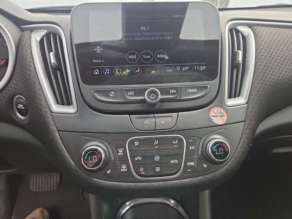 Chevrolet Malibu Vehicle Full-screen Gallery Image 13