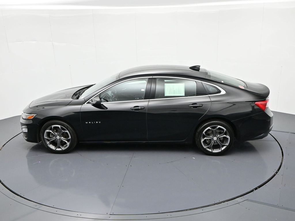Chevrolet Malibu Vehicle Full-screen Gallery Image 28