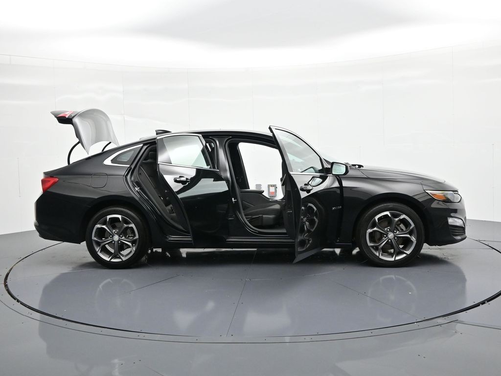 Chevrolet Malibu Vehicle Full-screen Gallery Image 33