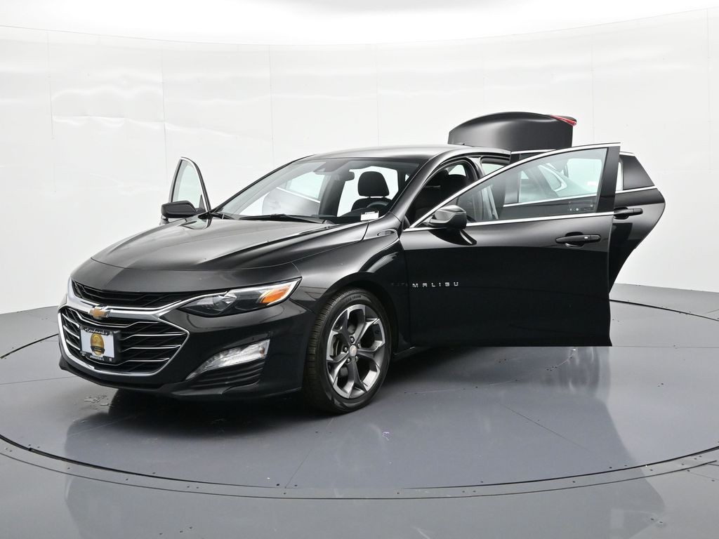 Chevrolet Malibu Vehicle Full-screen Gallery Image 35