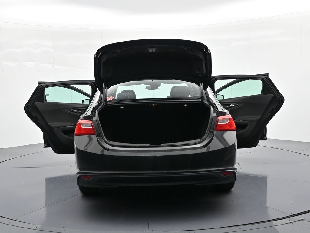 Chevrolet Malibu Vehicle Full-screen Gallery Image 36