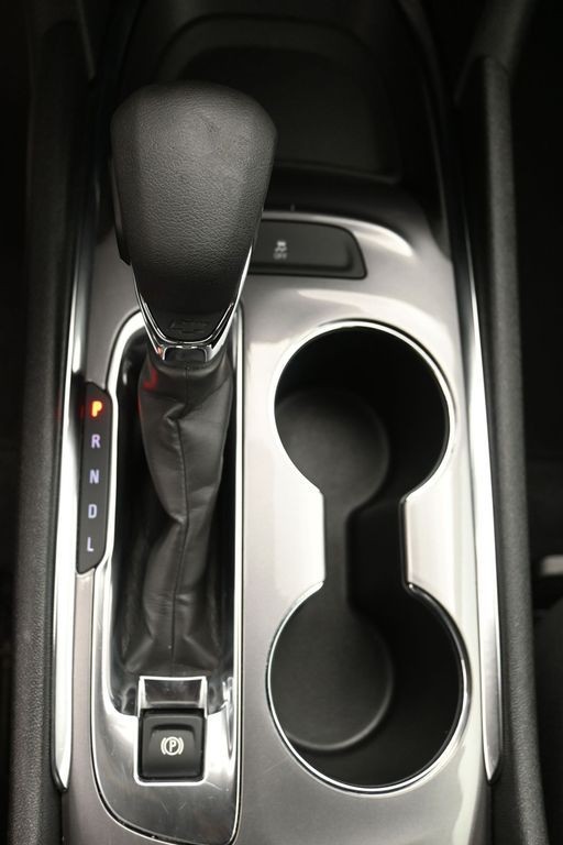 Chevrolet Malibu Vehicle Full-screen Gallery Image 16