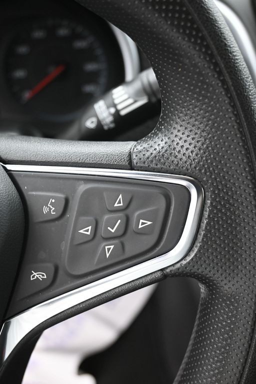 Chevrolet Malibu Vehicle Full-screen Gallery Image 19