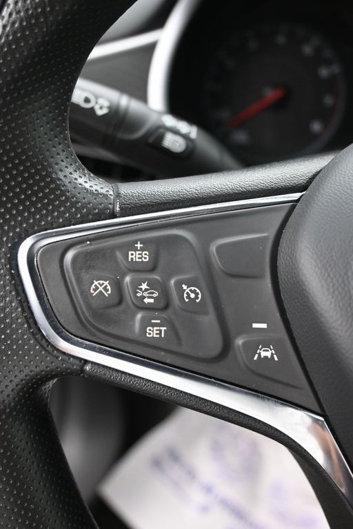 Chevrolet Malibu Vehicle Full-screen Gallery Image 20