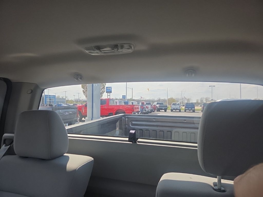 Ford F-150 Vehicle Full-screen Gallery Image 15