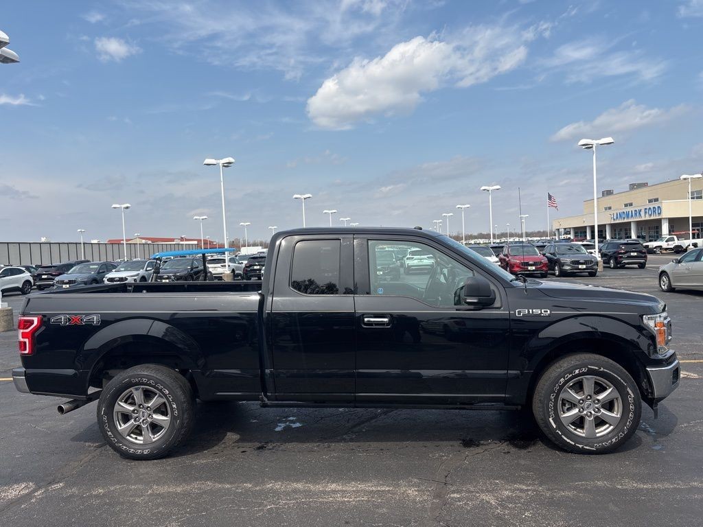 Ford F-150 Vehicle Full-screen Gallery Image 7