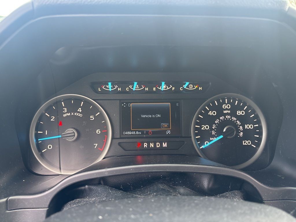 Ford F-150 Vehicle Full-screen Gallery Image 11