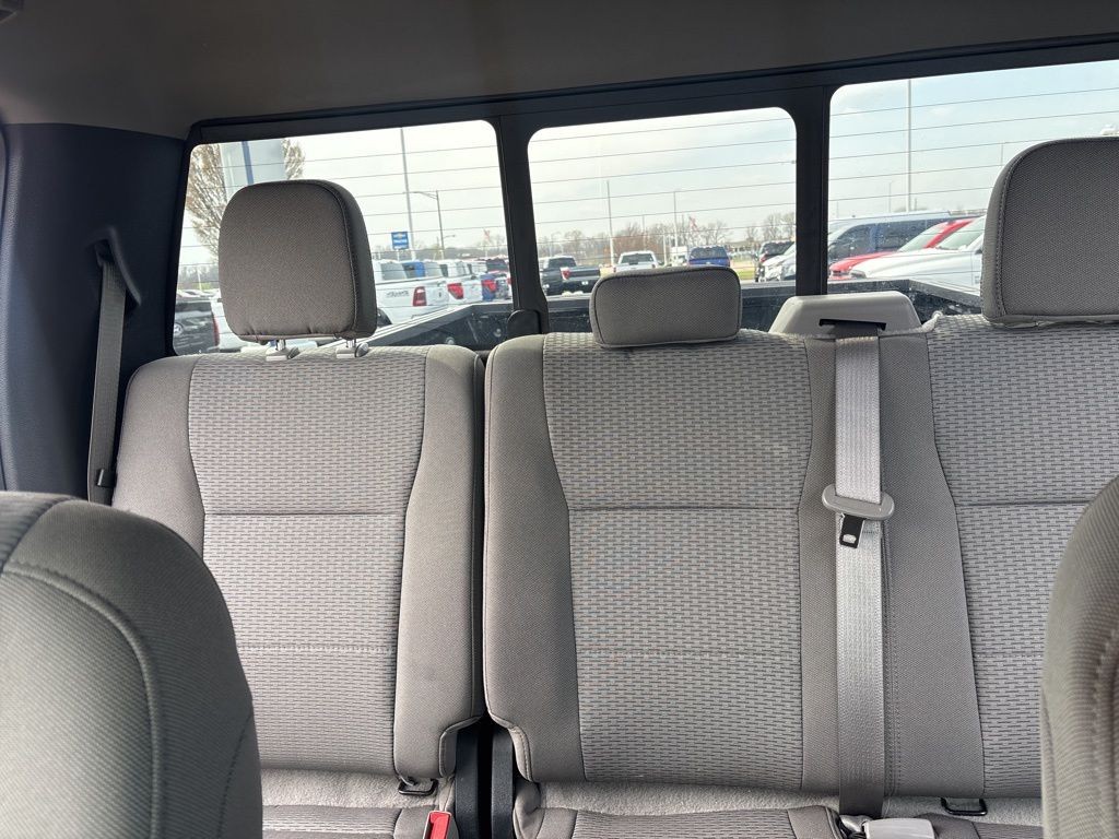 Ford F-150 Vehicle Full-screen Gallery Image 15