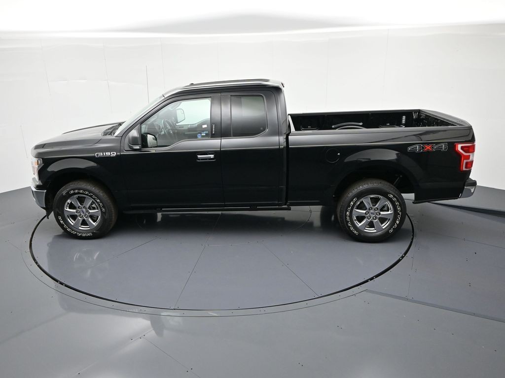 Ford F-150 Vehicle Full-screen Gallery Image 24