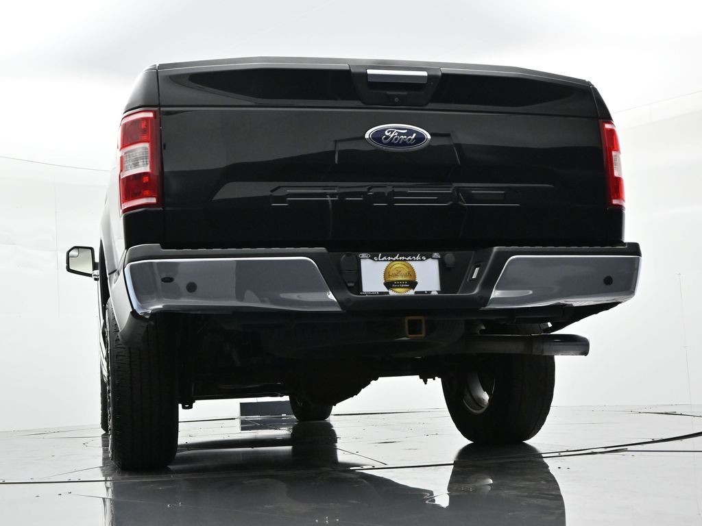 Ford F-150 Vehicle Full-screen Gallery Image 26