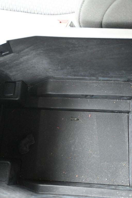 Ford F-150 Vehicle Full-screen Gallery Image 17