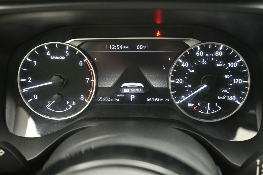 Nissan Rogue Vehicle Full-screen Gallery Image 10