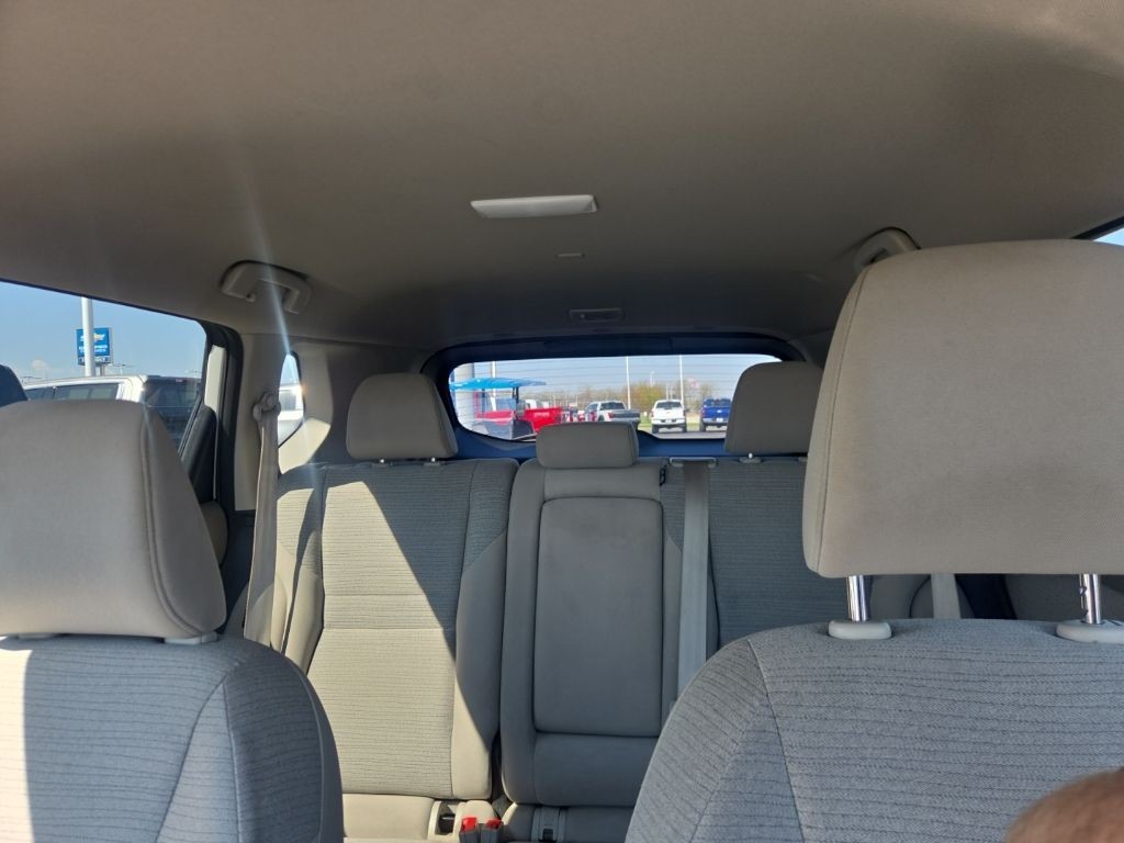 Nissan Rogue Vehicle Full-screen Gallery Image 15