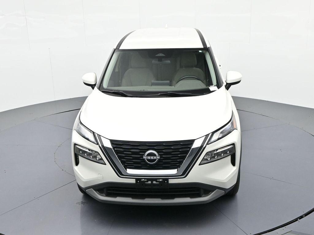 Nissan Rogue Vehicle Full-screen Gallery Image 23