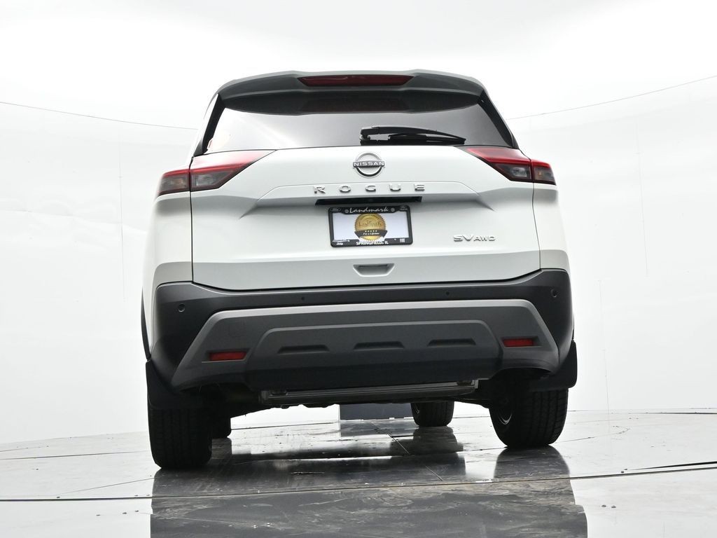 Nissan Rogue Vehicle Full-screen Gallery Image 27