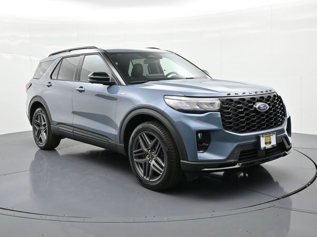 Ford Explorer Vehicle Full-screen Gallery Image 4