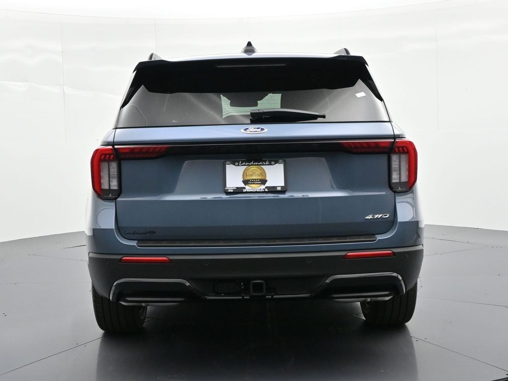 Ford Explorer Vehicle Full-screen Gallery Image 7
