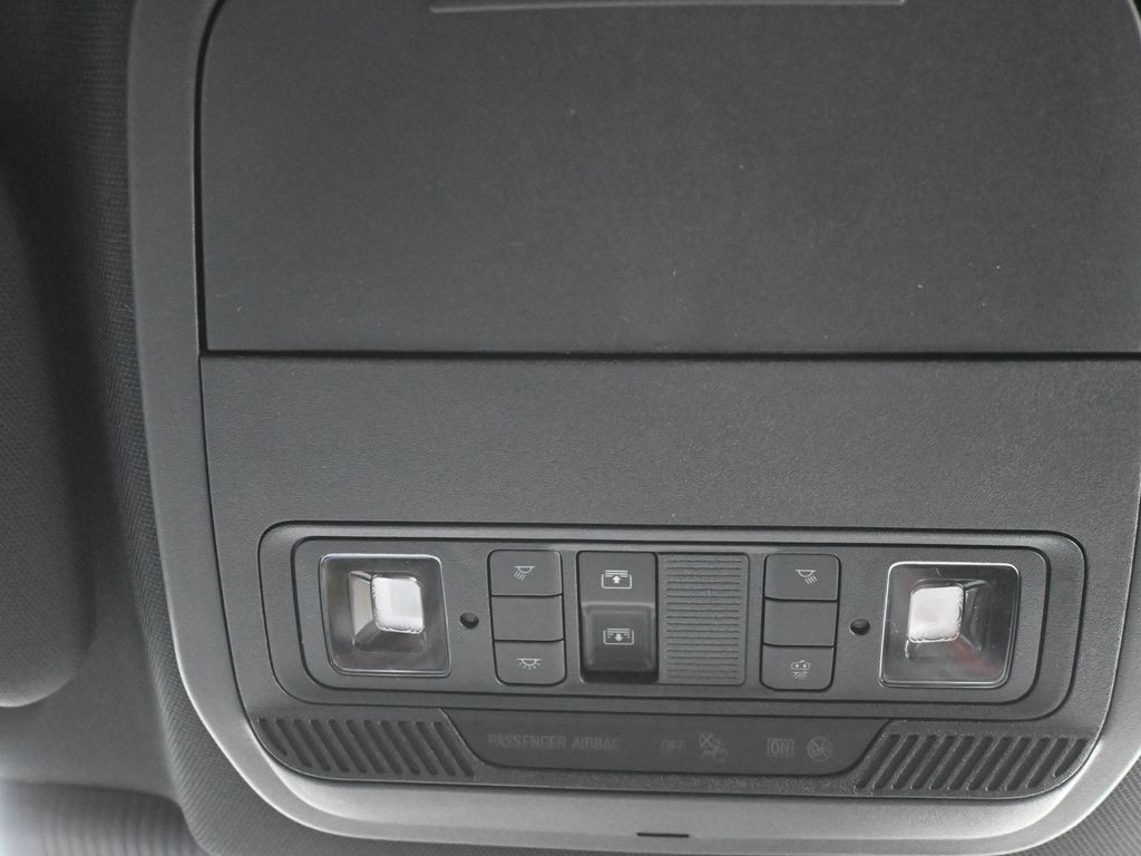 Ford Explorer Vehicle Full-screen Gallery Image 15