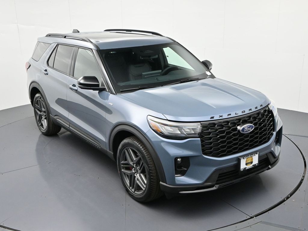 Ford Explorer Vehicle Full-screen Gallery Image 23