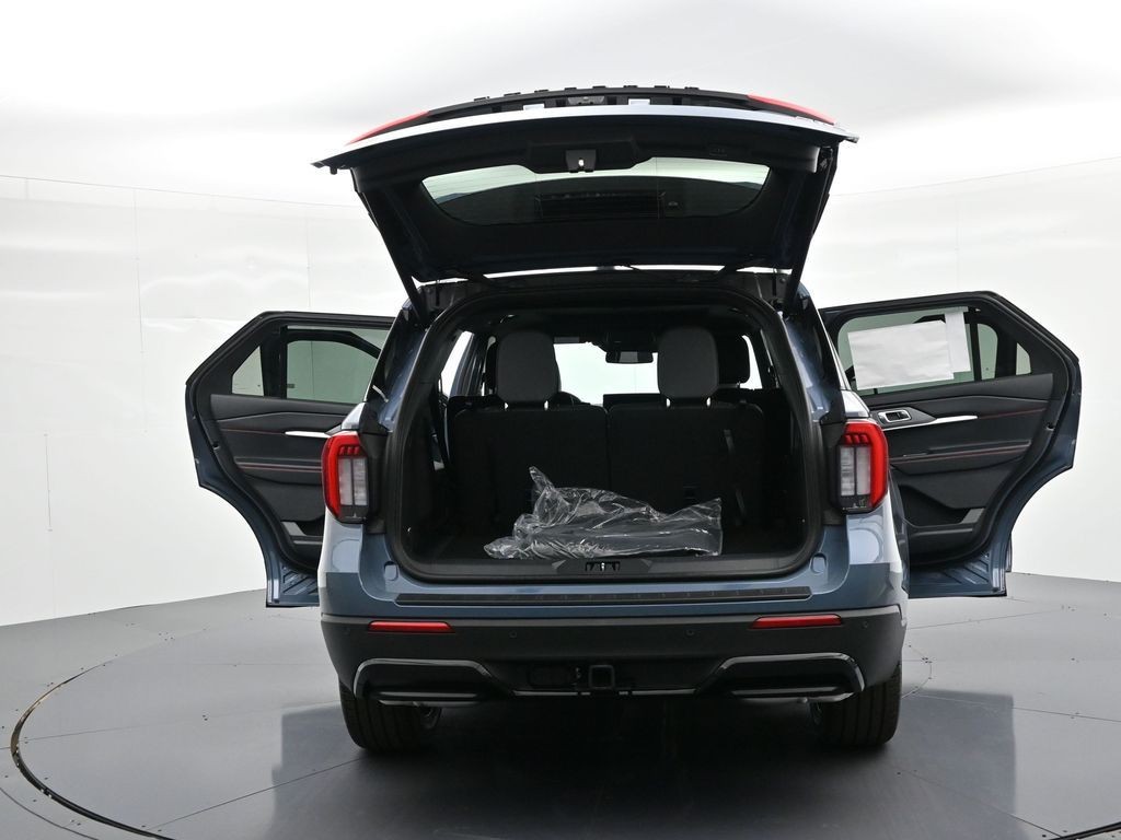 Ford Explorer Vehicle Full-screen Gallery Image 34