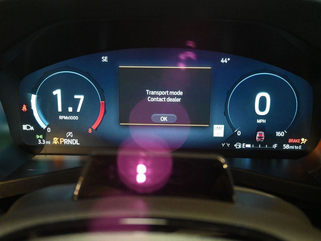 Ford Explorer Vehicle Full-screen Gallery Image 10