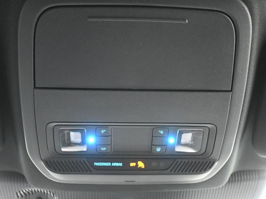 Ford Explorer Vehicle Full-screen Gallery Image 16