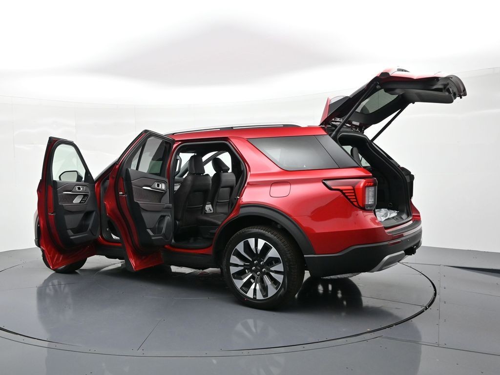 Ford Explorer Vehicle Full-screen Gallery Image 32
