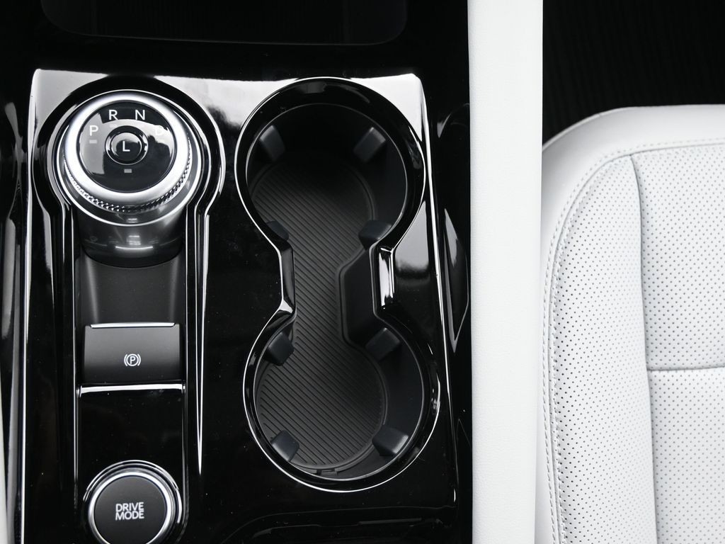 Ford Explorer Vehicle Full-screen Gallery Image 14