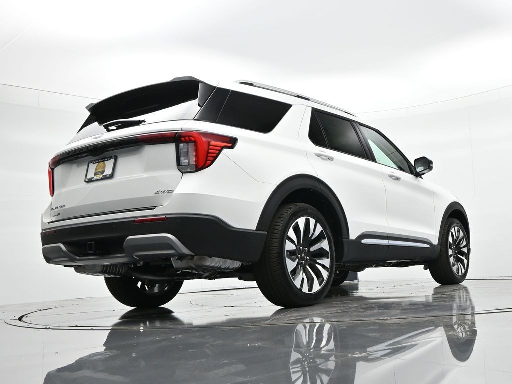Ford Explorer Vehicle Full-screen Gallery Image 29