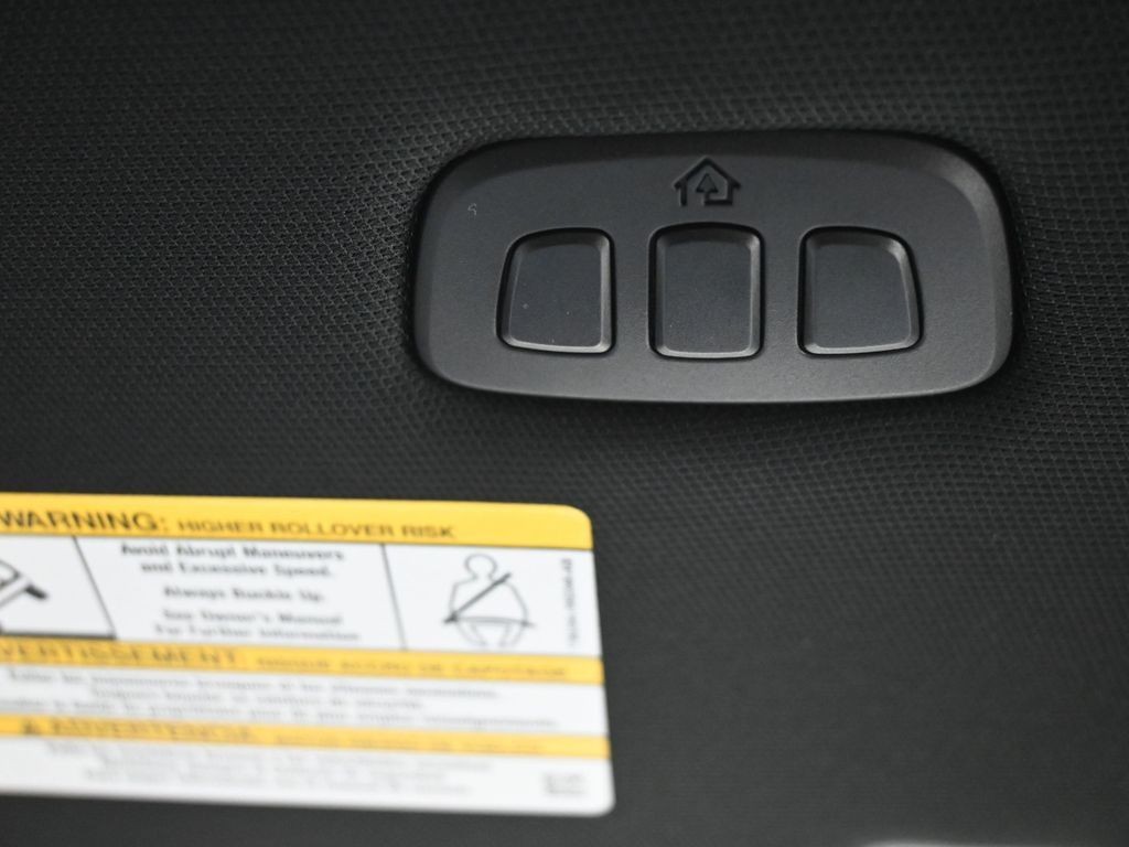 Ford F-150 Vehicle Full-screen Gallery Image 18