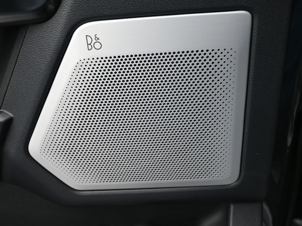 Ford F-150 Vehicle Full-screen Gallery Image 22