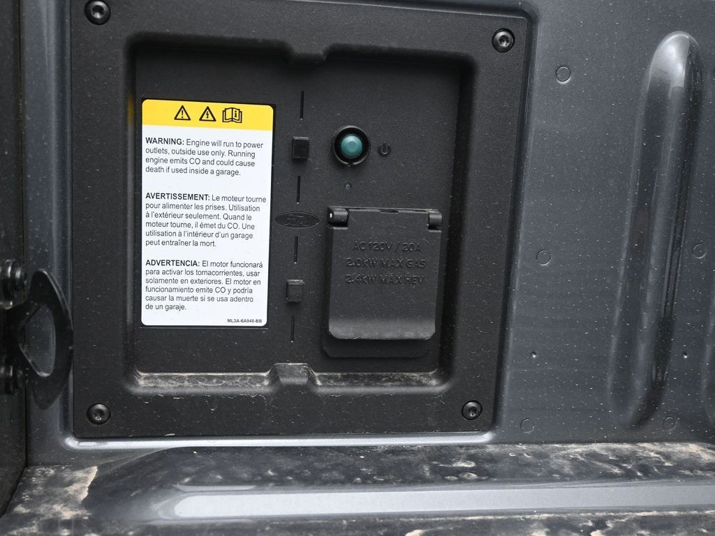 Ford F-150 Vehicle Full-screen Gallery Image 29