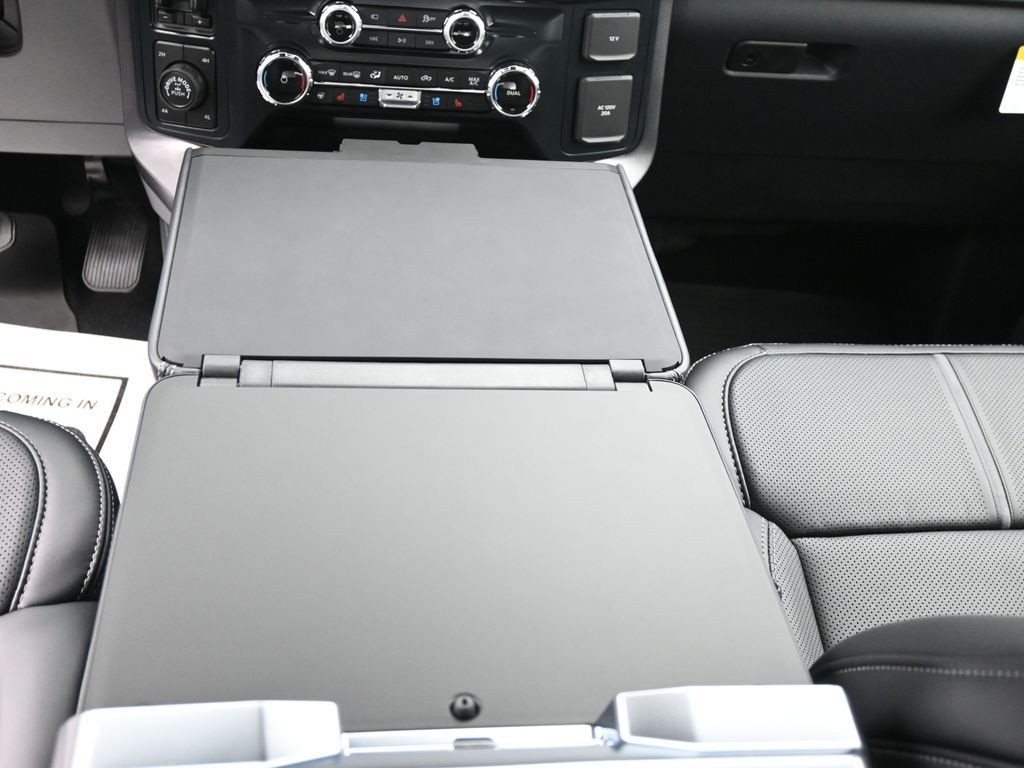 Ford F-150 Vehicle Full-screen Gallery Image 31