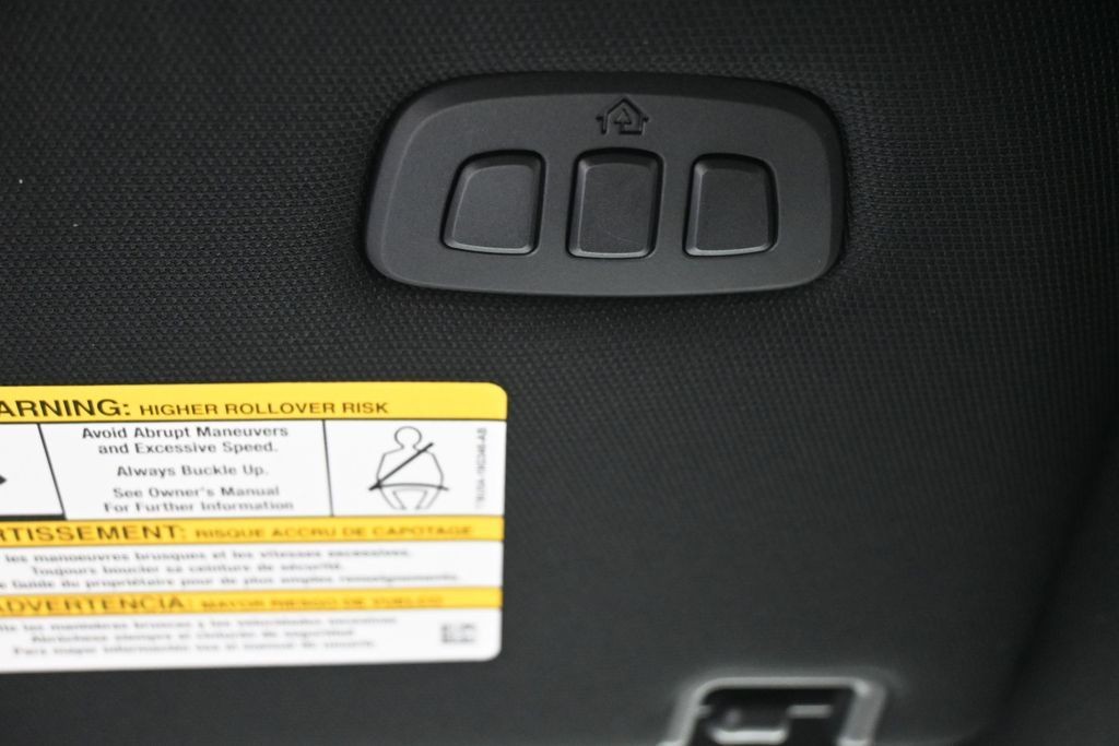 Ford F-150 Vehicle Full-screen Gallery Image 19