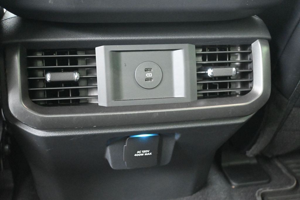 Ford F-150 Vehicle Full-screen Gallery Image 27