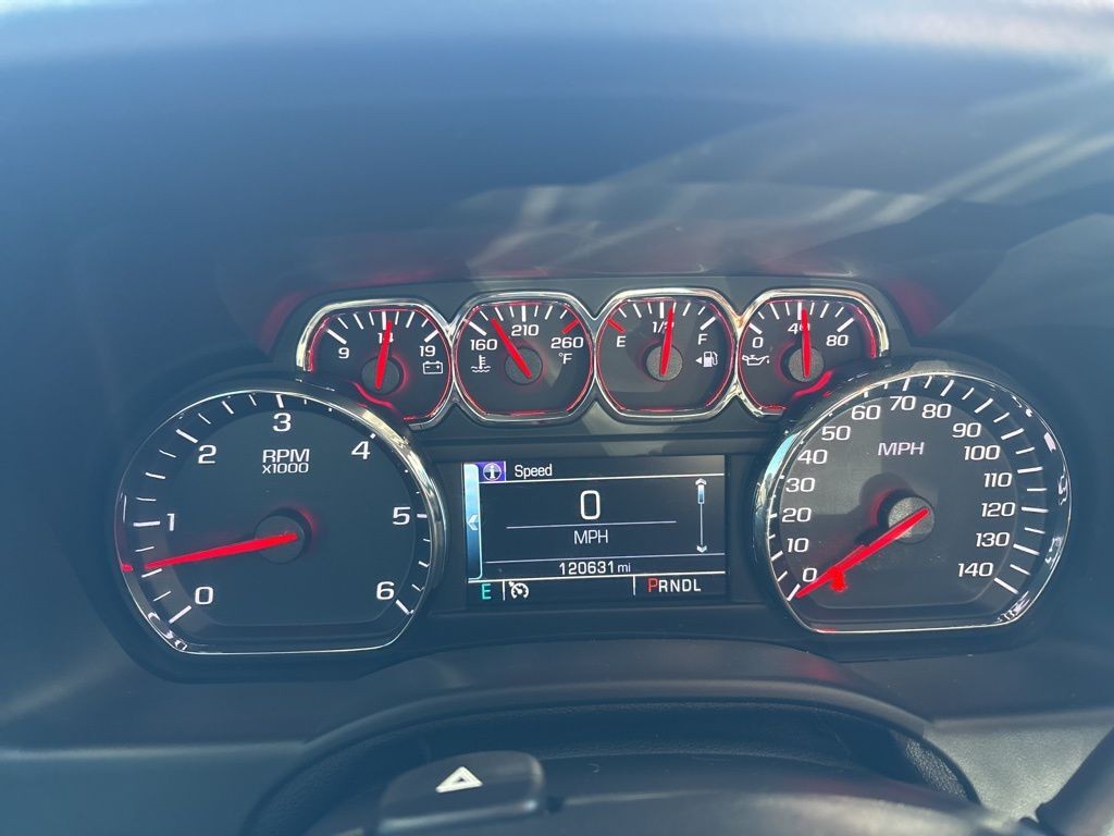 GMC Yukon Vehicle Full-screen Gallery Image 11