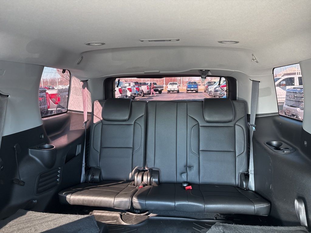 GMC Yukon Vehicle Full-screen Gallery Image 14