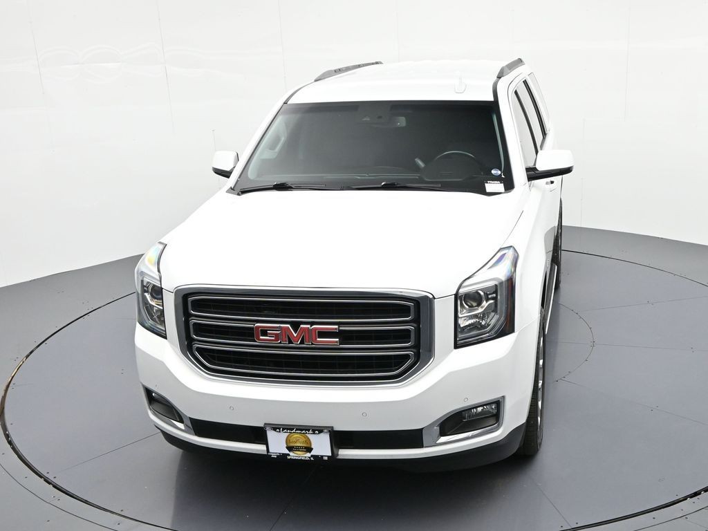 GMC Yukon Vehicle Full-screen Gallery Image 24