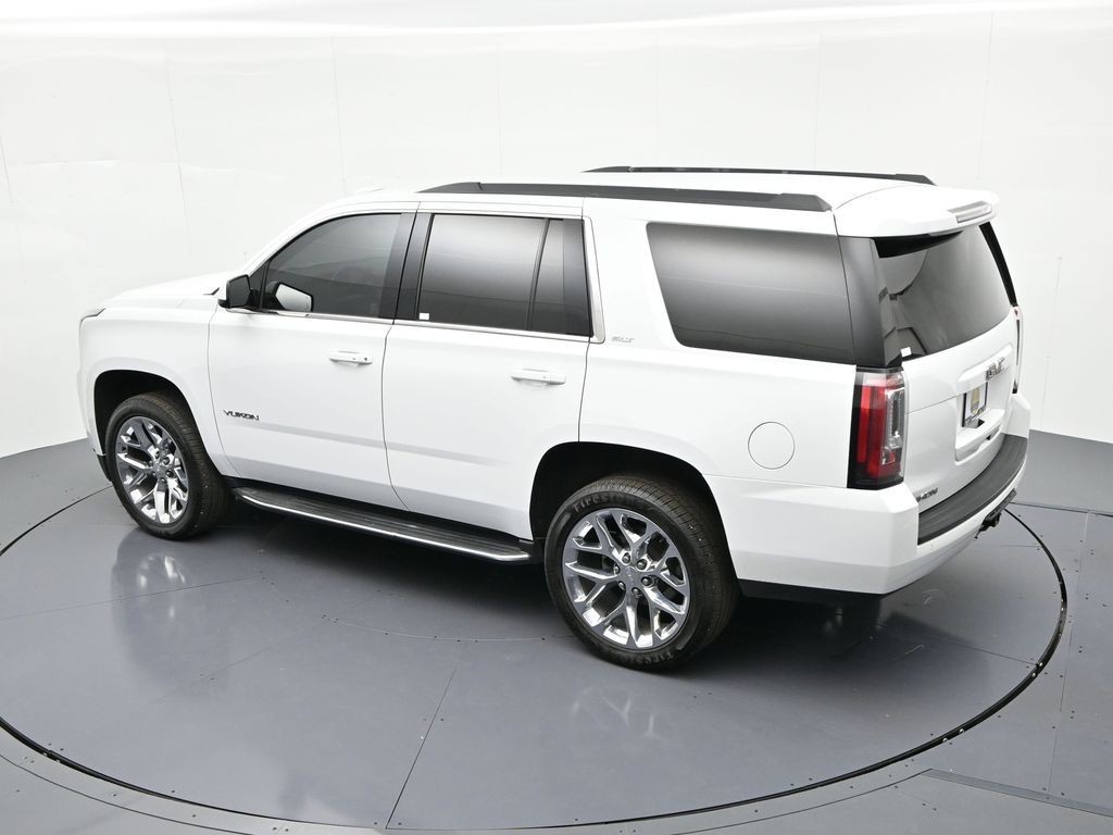 GMC Yukon Vehicle Full-screen Gallery Image 27