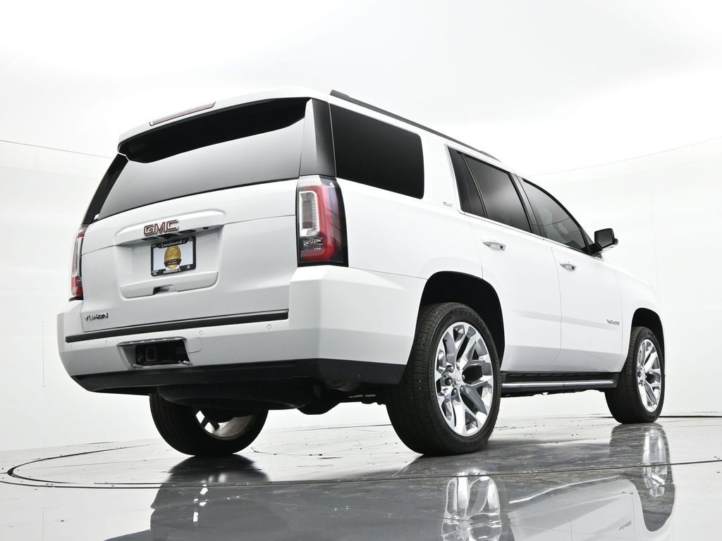 GMC Yukon Vehicle Full-screen Gallery Image 29