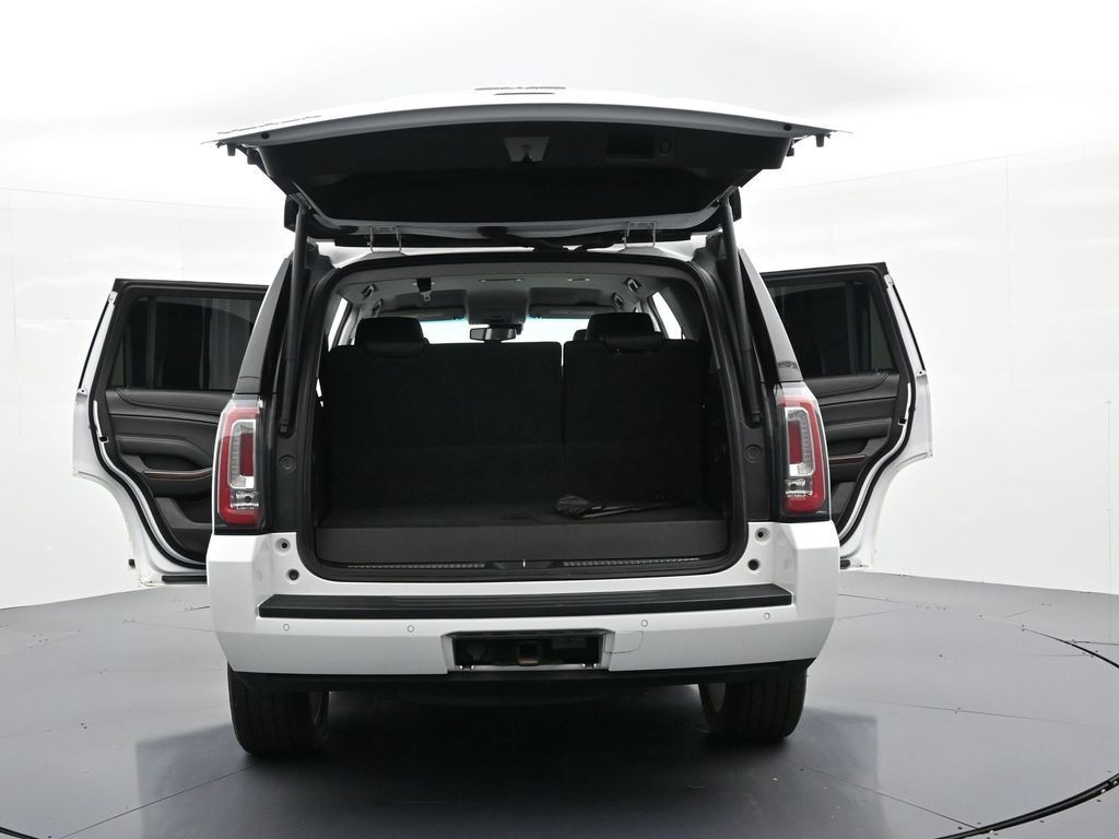 GMC Yukon Vehicle Full-screen Gallery Image 35