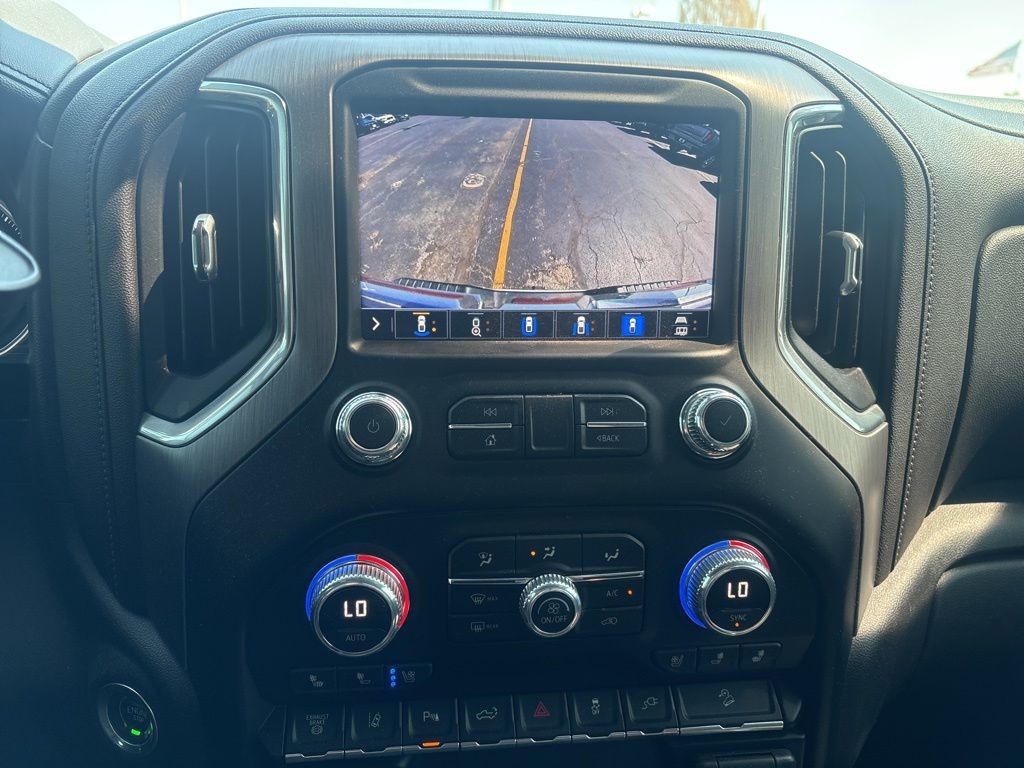 GMC Sierra 2500HD Vehicle Full-screen Gallery Image 14