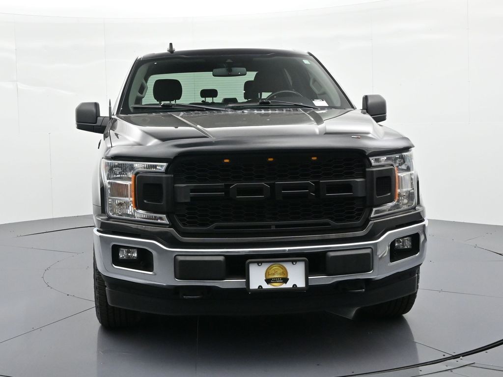 Ford F-150 Vehicle Full-screen Gallery Image 03