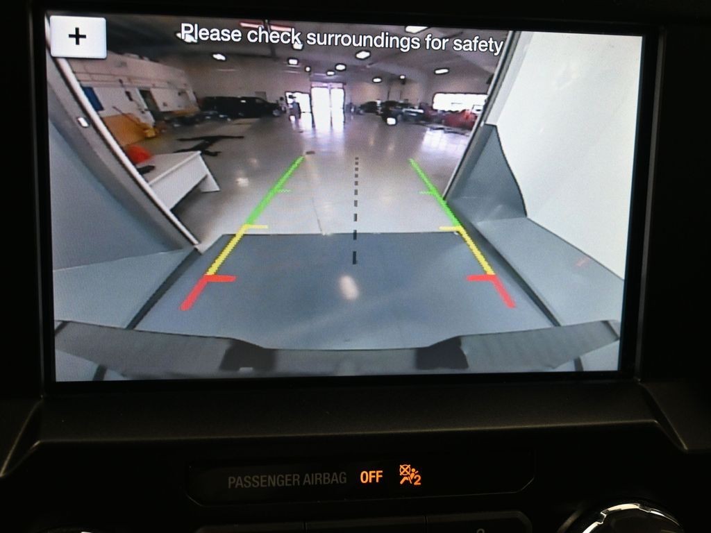 Ford F-150 Vehicle Full-screen Gallery Image 13