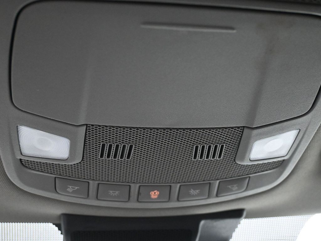 Ford F-150 Vehicle Full-screen Gallery Image 16