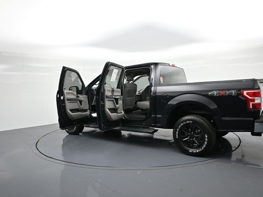 Ford F-150 Vehicle Full-screen Gallery Image 30