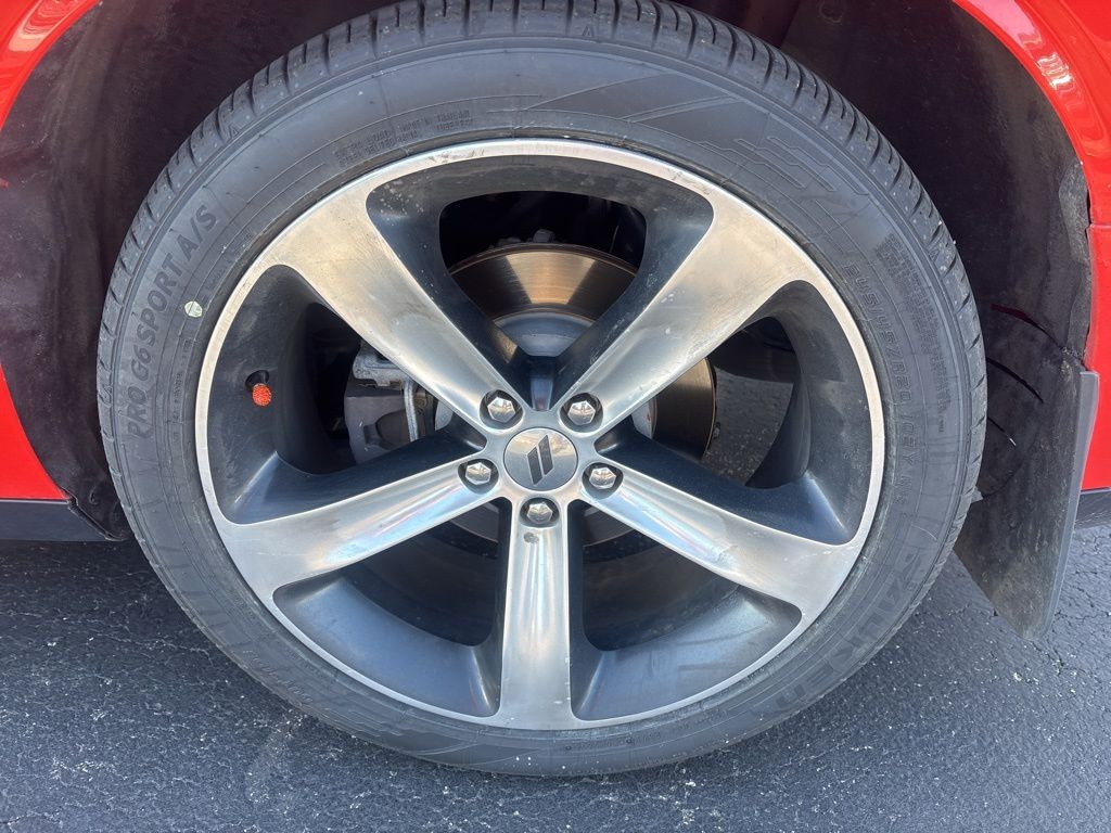 Dodge Challenger Vehicle Full-screen Gallery Image 4