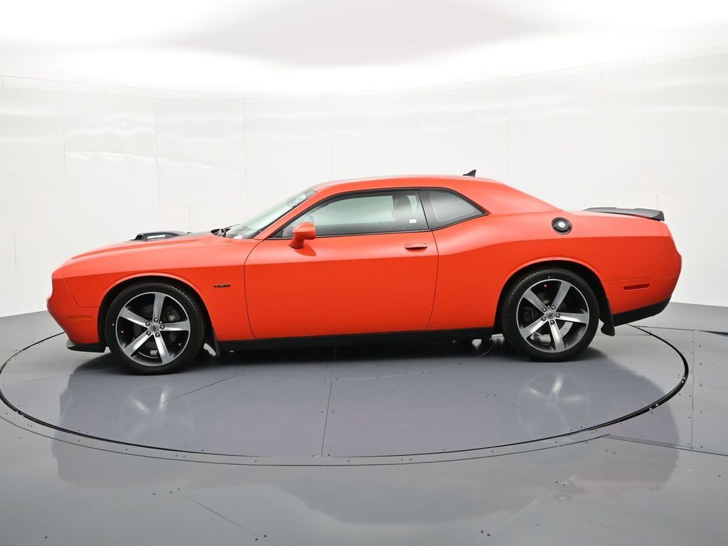 Dodge Challenger Vehicle Full-screen Gallery Image 09