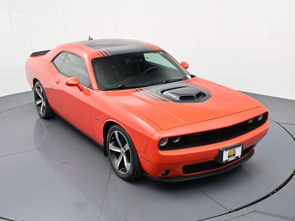 Dodge Challenger Vehicle Full-screen Gallery Image 22
