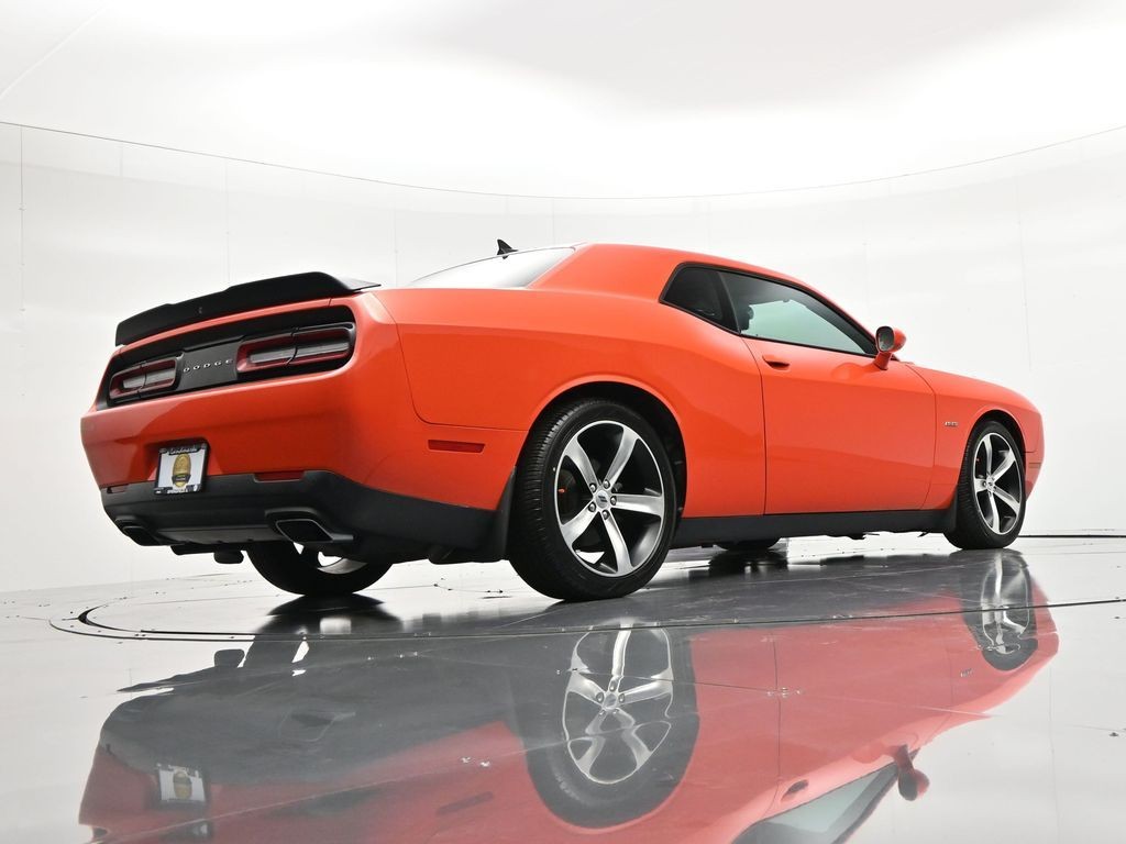 Dodge Challenger Vehicle Full-screen Gallery Image 28